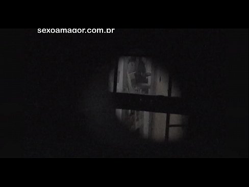 ❤️ Ξανθιά κοπέλα βιντεοσκοπήθηκε κρυφά από ηδονοβλεψία της γειτονιάς κρυμμένο πίσω από κούφια τούβλα ❌ Πόρνο